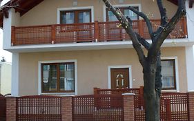 Rozsakert Apartmanhaz